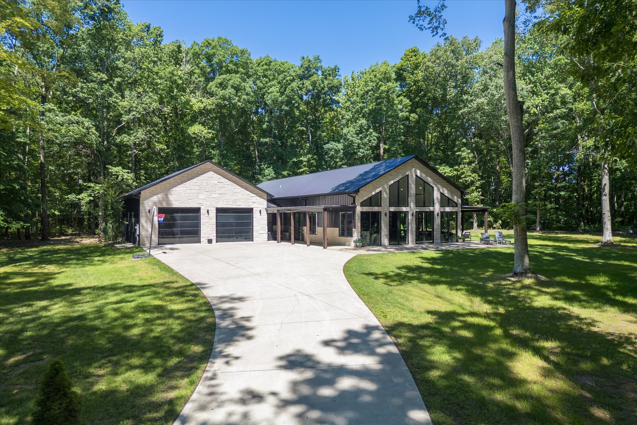 4945 East Evans Road Clarksville, TN 37043 - Photo 1 of 50 Gallery Image 1