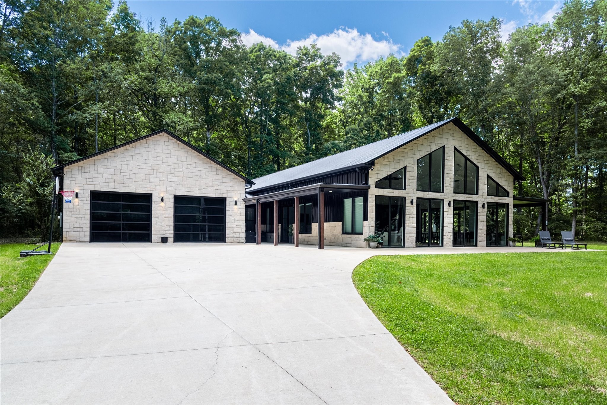 4945 East Evans Road Clarksville, TN 37043 - Photo 2 of 50 Gallery Image 2