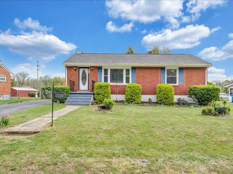 2015 Laura Road Northwest Roanoke, VA 24017 - Photo 25 of 32 a view of a house with a backyard
