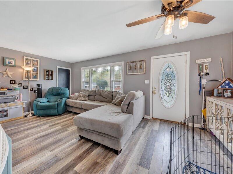 2015 Laura Road Northwest Roanoke, VA 24017 - Photo 6 of 32 a living room with furniture and wooden floor