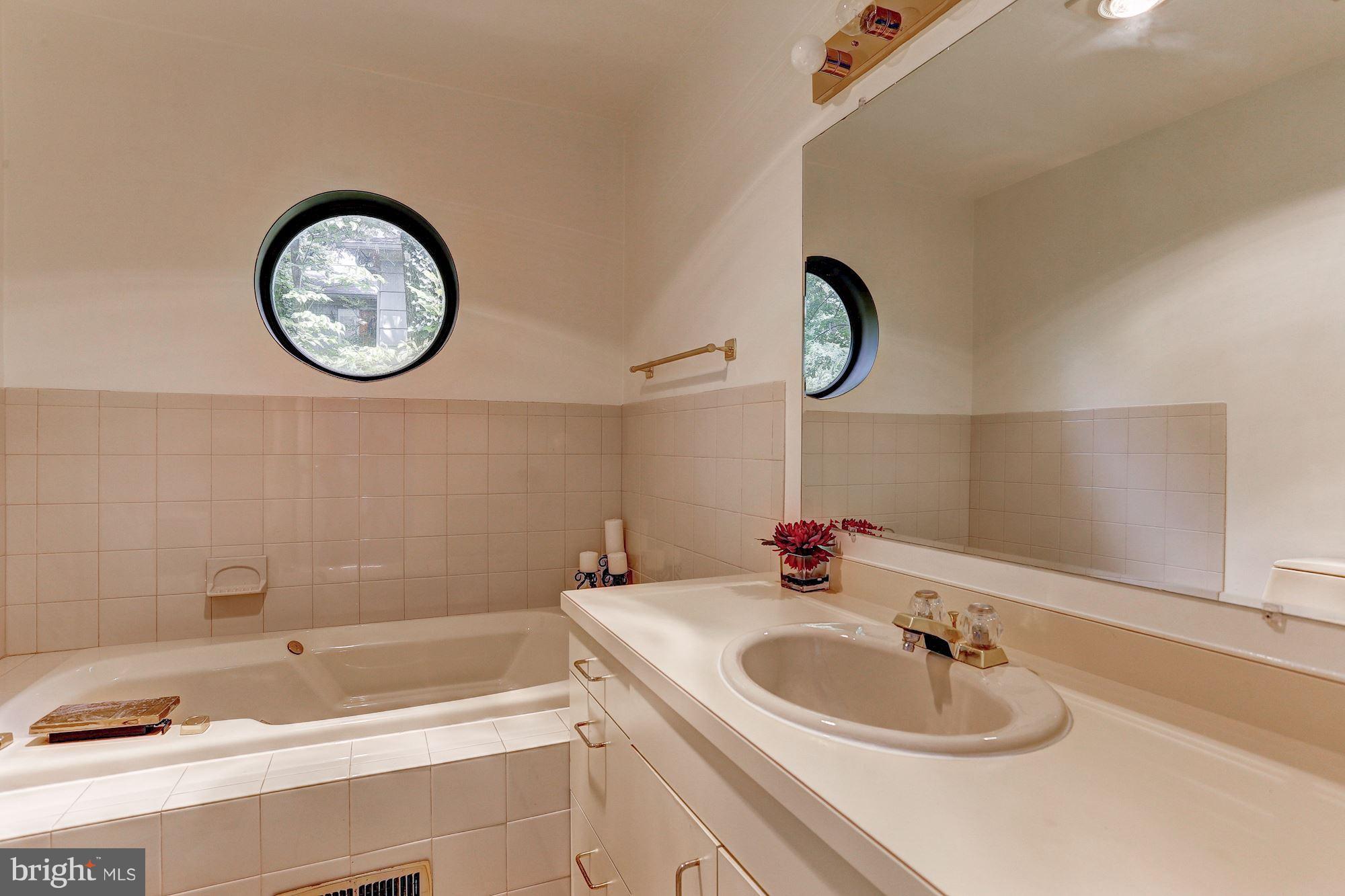 218 Riverside Drive Annapolis, MD 21409 - Photo 27 of 30 Bath (Master)