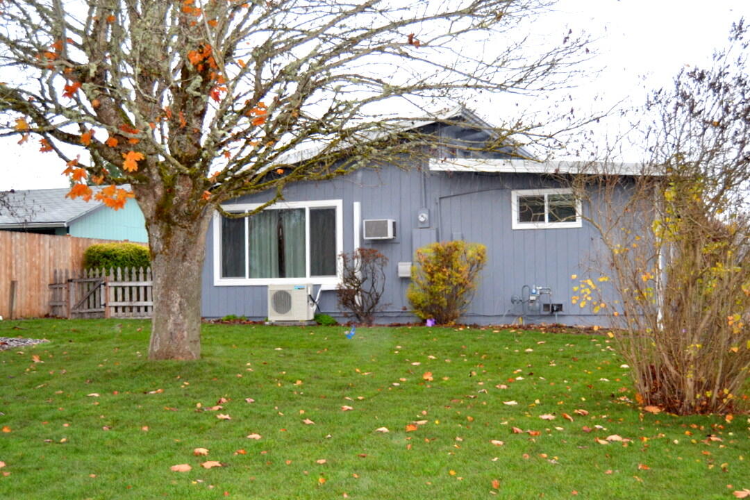 2911 Leonard Road Grants Pass, OR 97527 - Photo 2 of 23 DSC_1786-001