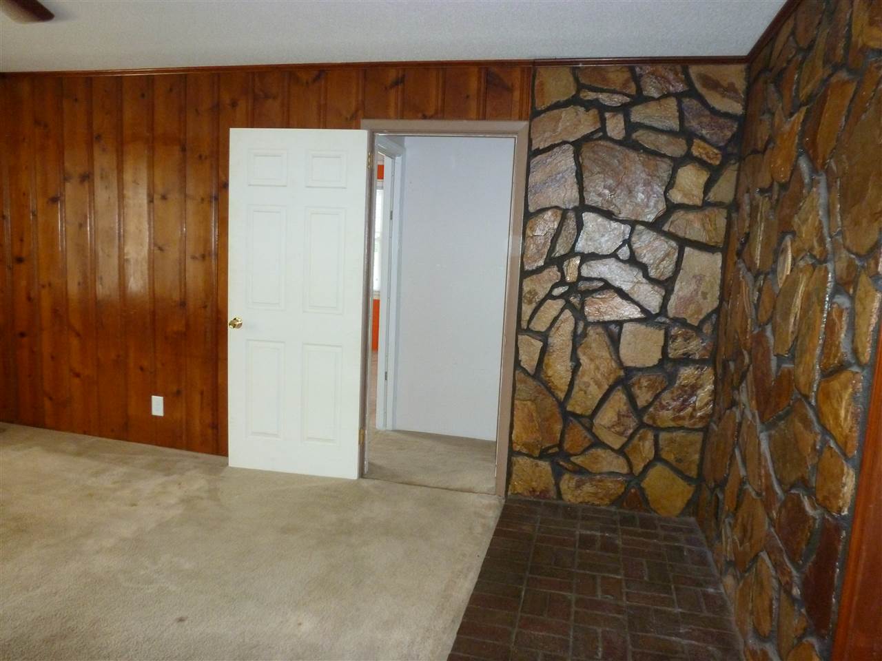124 South 209 Landrum, SC 29356 - Photo 7 of 26 Gallery Image 7