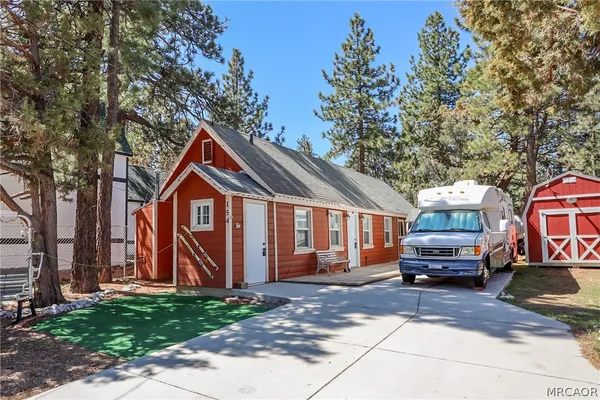 $295,000 | 154 Leonard Lane, Sugarloaf, CA 92386