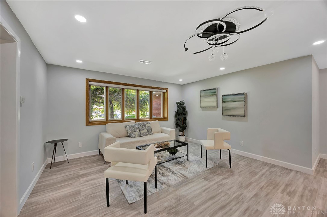 2318 East Rahn Road Dayton, OH 45440 - Photo 3 of 39 Gallery Image 3