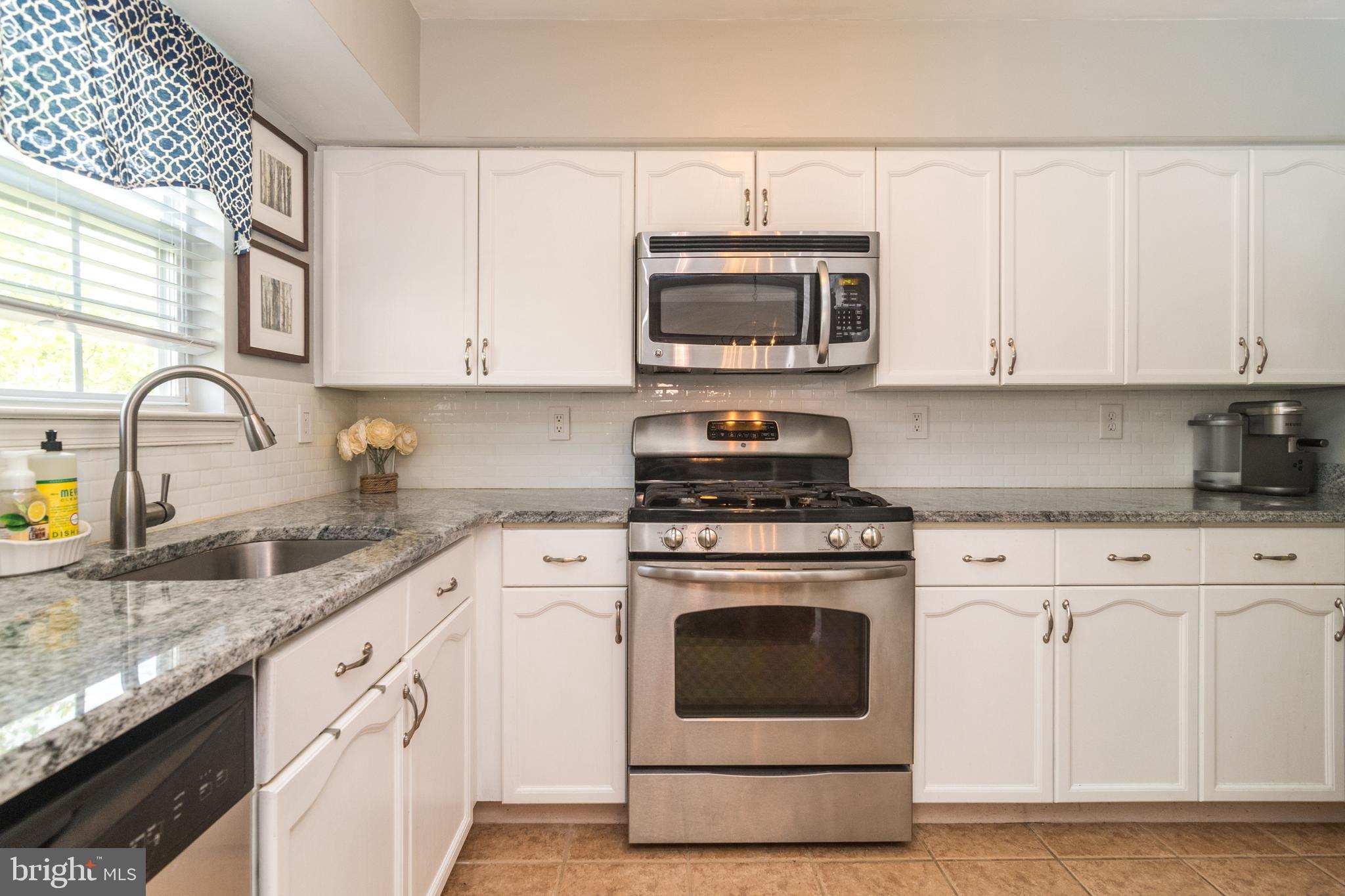 5547 Rinker Circle, Unit 366 Doylestown, PA 18902 - Photo 12 of 35 Newer kitchen w newer appliances & granite counter