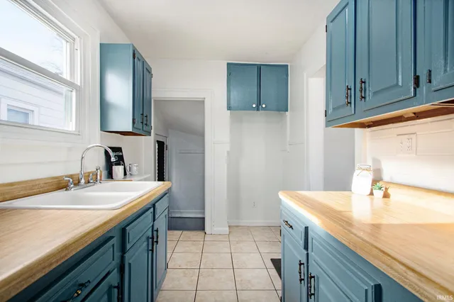 $169,900 | 205 North Middleboro Avenue, Mishawaka, IN 46544