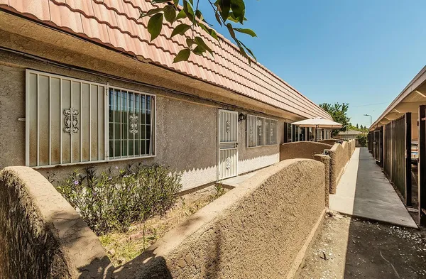 $155,000 | 1715 West Clinton Avenue, Unit 128, Fresno, CA 93705
