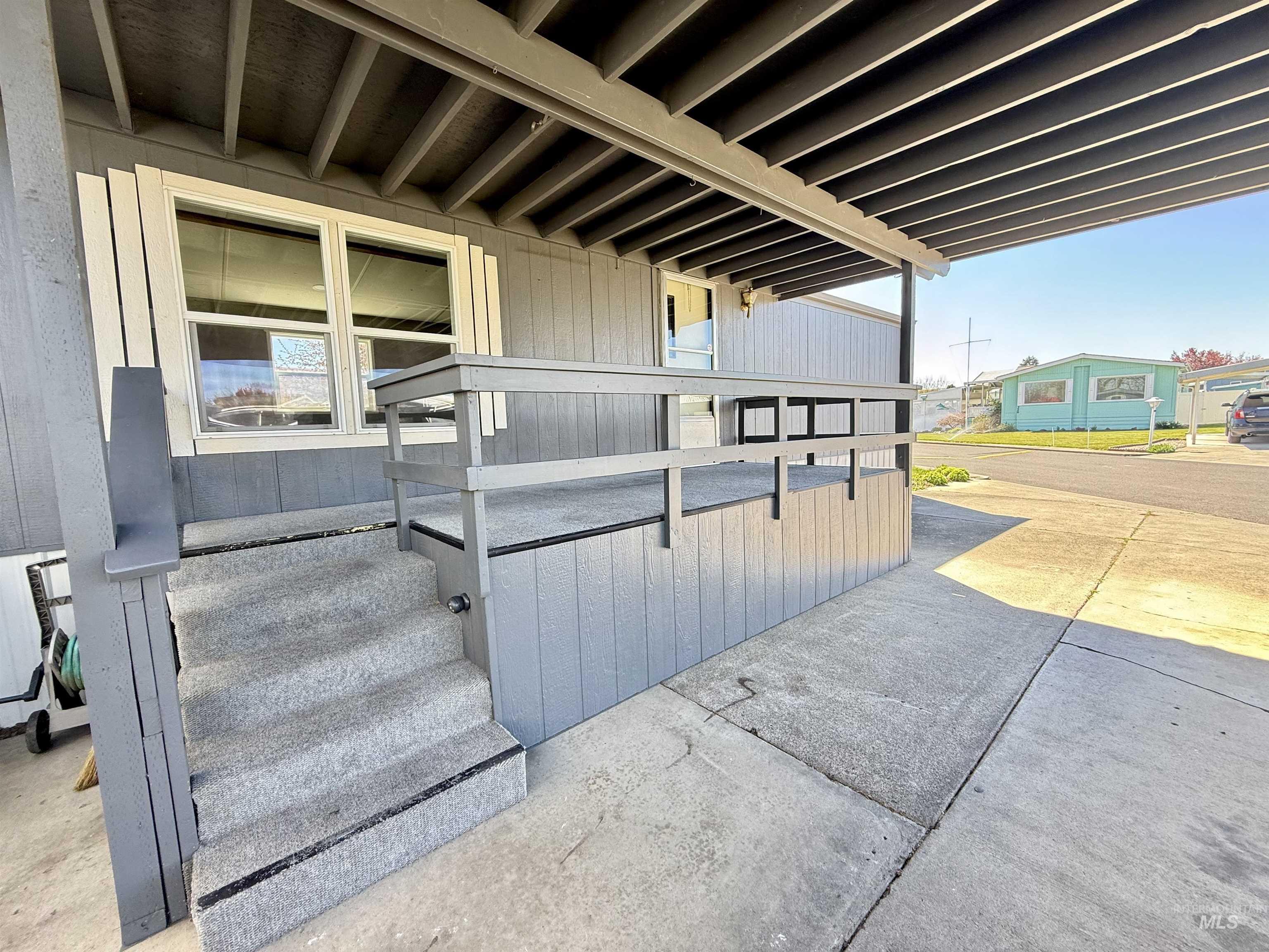 2015 6th Avenue, Unit 321 Clarkston, WA 99403 - Photo 6 of 34 View of patio