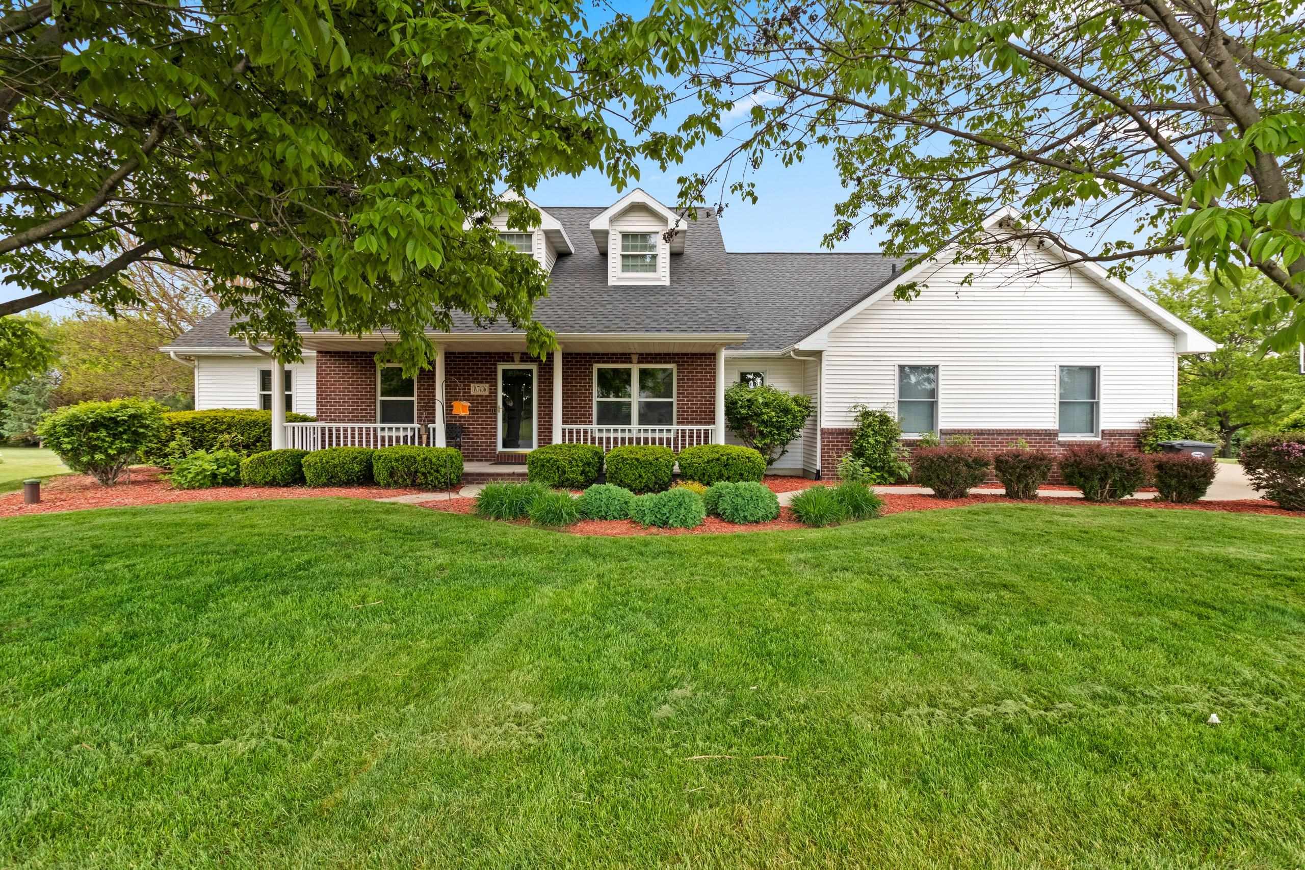 W7436 Ridgeside Drive Neenah, WI 54956 - Photo 3 of 57