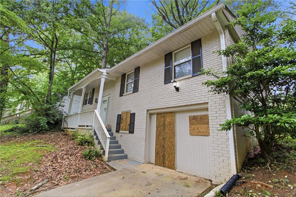 4436 Malibu Drive Decatur, GA 30035 - Photo 3 of 39