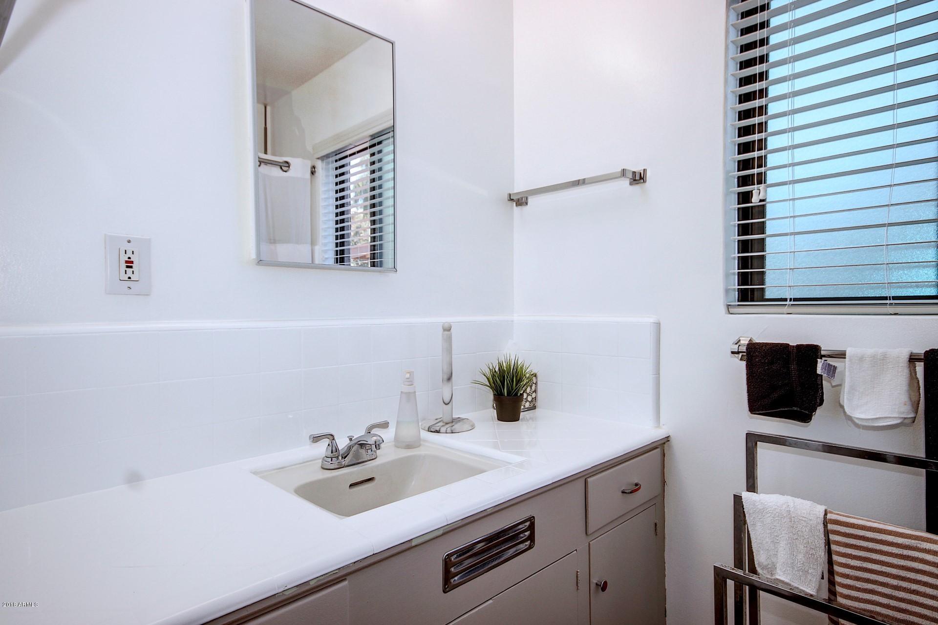 1147 West Thomas Road Phoenix, AZ 85007 - Photo 13 of 21 0012-Thomas (12)