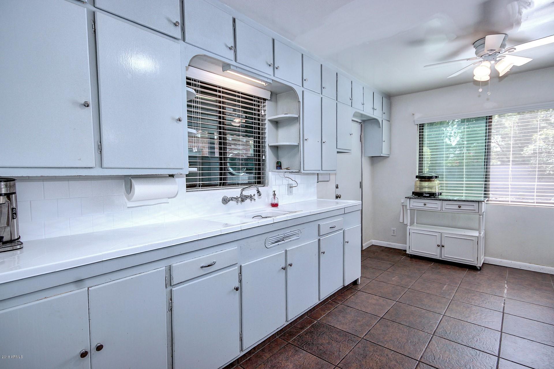 1147 West Thomas Road Phoenix, AZ 85007 - Photo 3 of 21 0008-Thomas (8)
