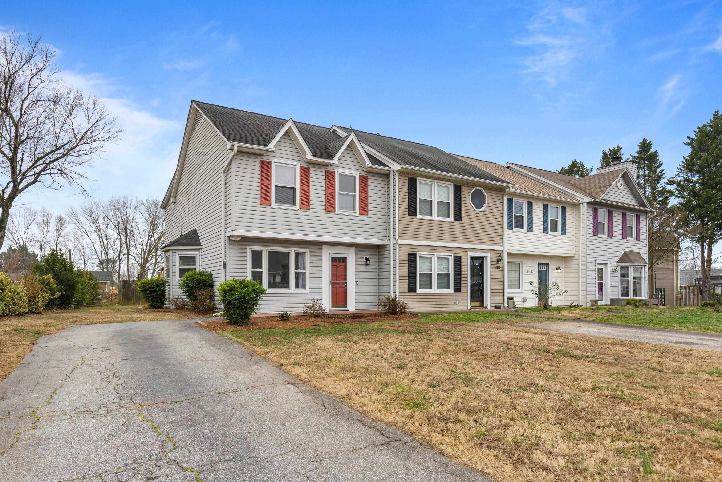 211 Old Towne Road Spartanburg, SC 29301 - Photo 2 of 33