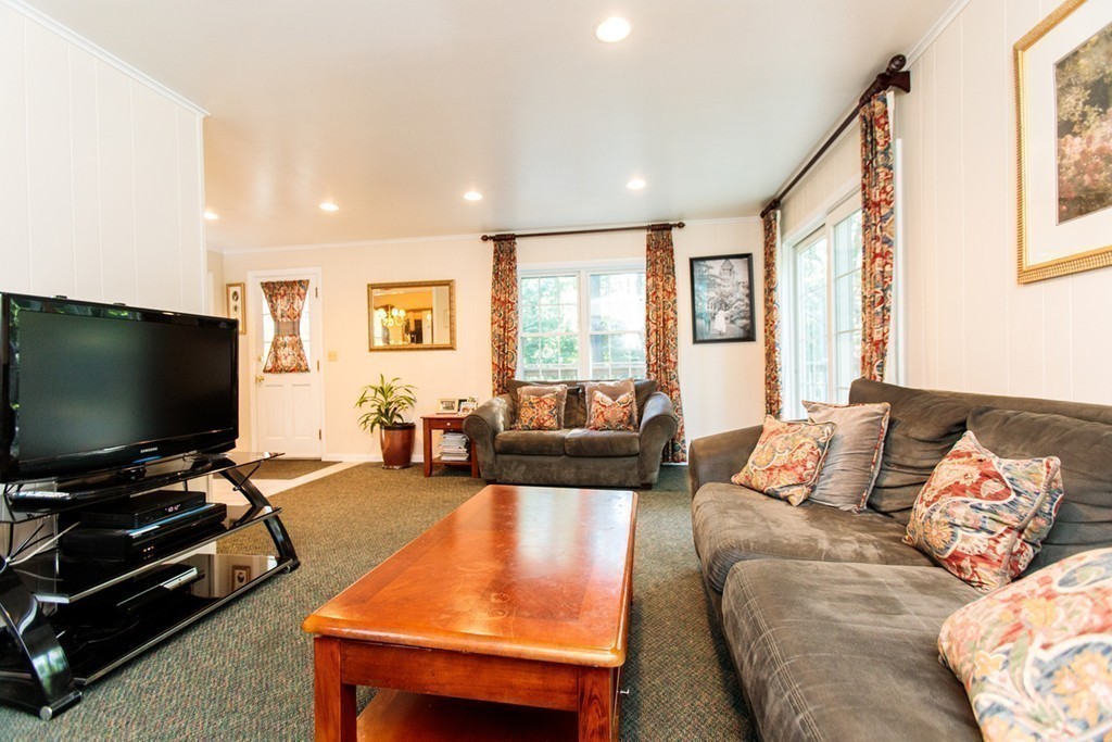 68 Beechwood Road Wellesley, MA 02482 - Photo 12 of 16