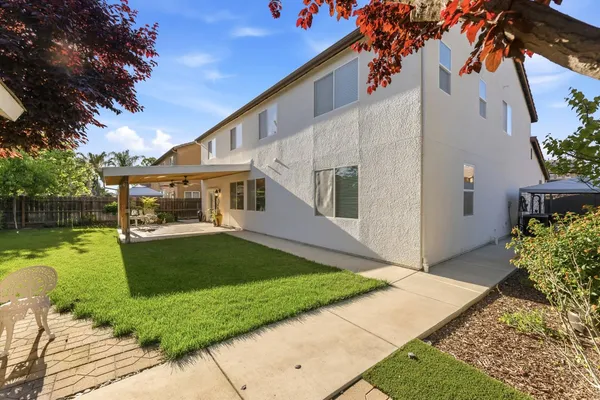 $750,000 | 3046 Indianapolis Avenue, Clovis, CA 93619