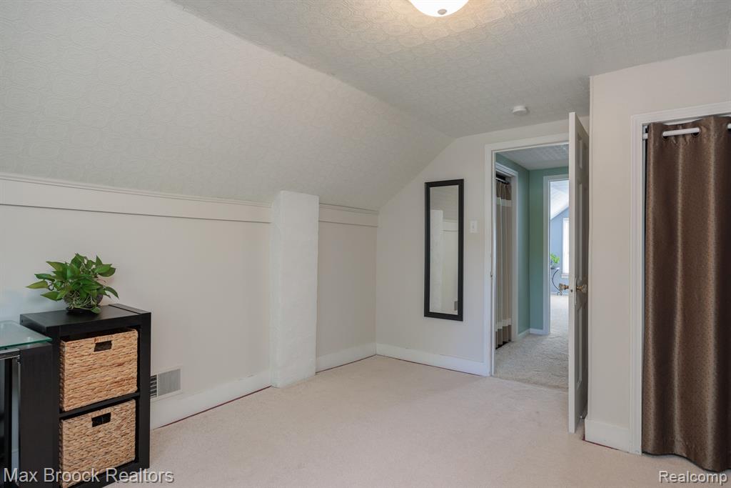 1176 Eaton Road Berkley, MI 48072 - Photo 21 of 25