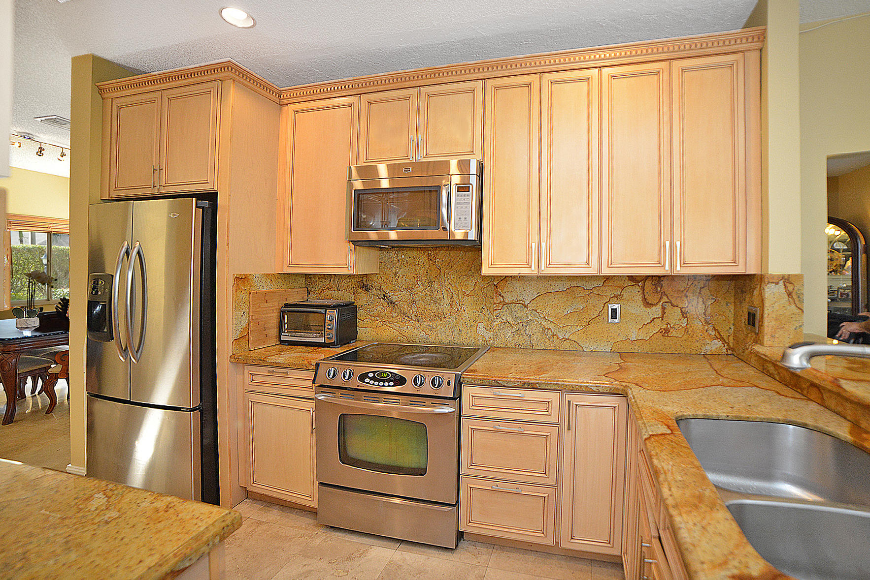 10088 Country Brook Road Boca Raton, FL 33428 - Photo 5 of 27 Kitchen