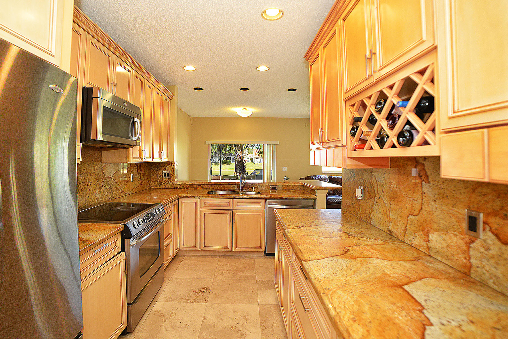 10088 Country Brook Road Boca Raton, FL 33428 - Photo 6 of 27 Kitchen_lake view
