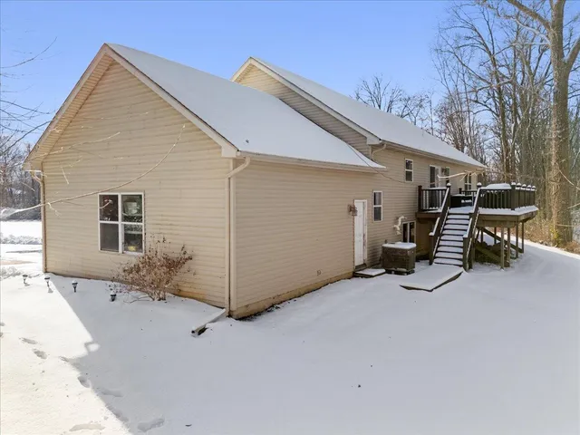 $480,000 | 56210 11 Mile Road, New Hudson, MI 48165