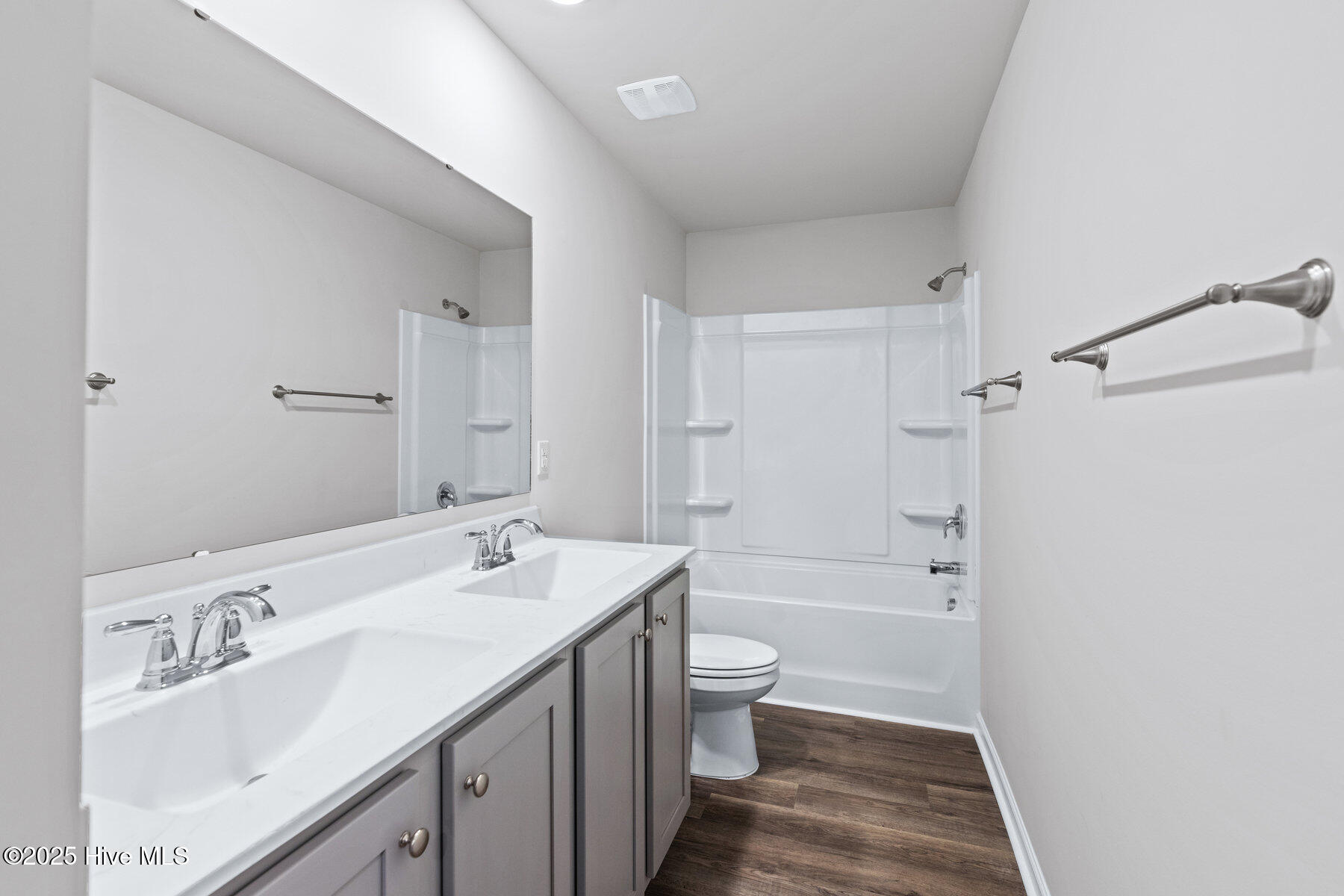 1508 Dove Shell Way Wilmington, NC 28405 - Photo 15 of 25 Upstairs Full Bath