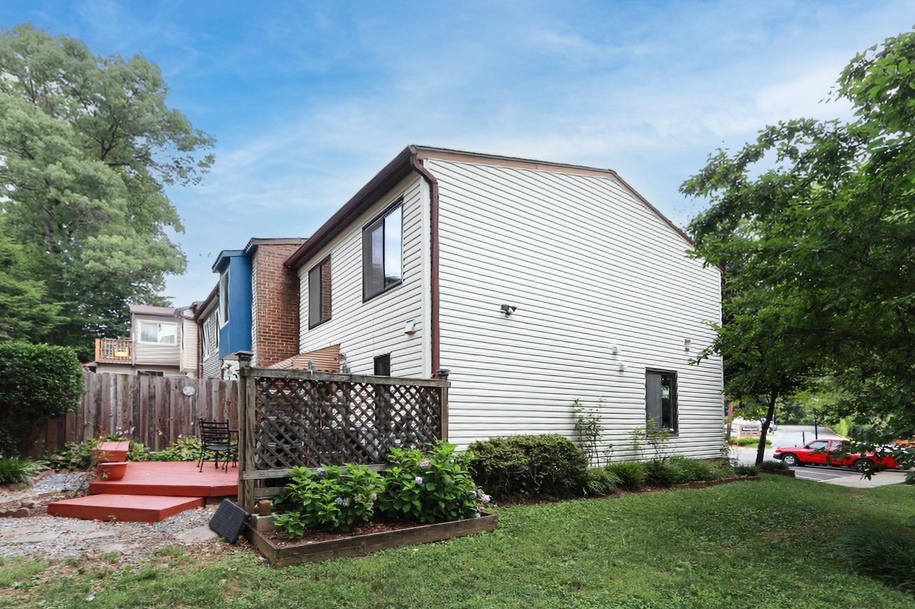 10704 Lester Street Silver Spring, MD 20902 - Photo 4 of 5