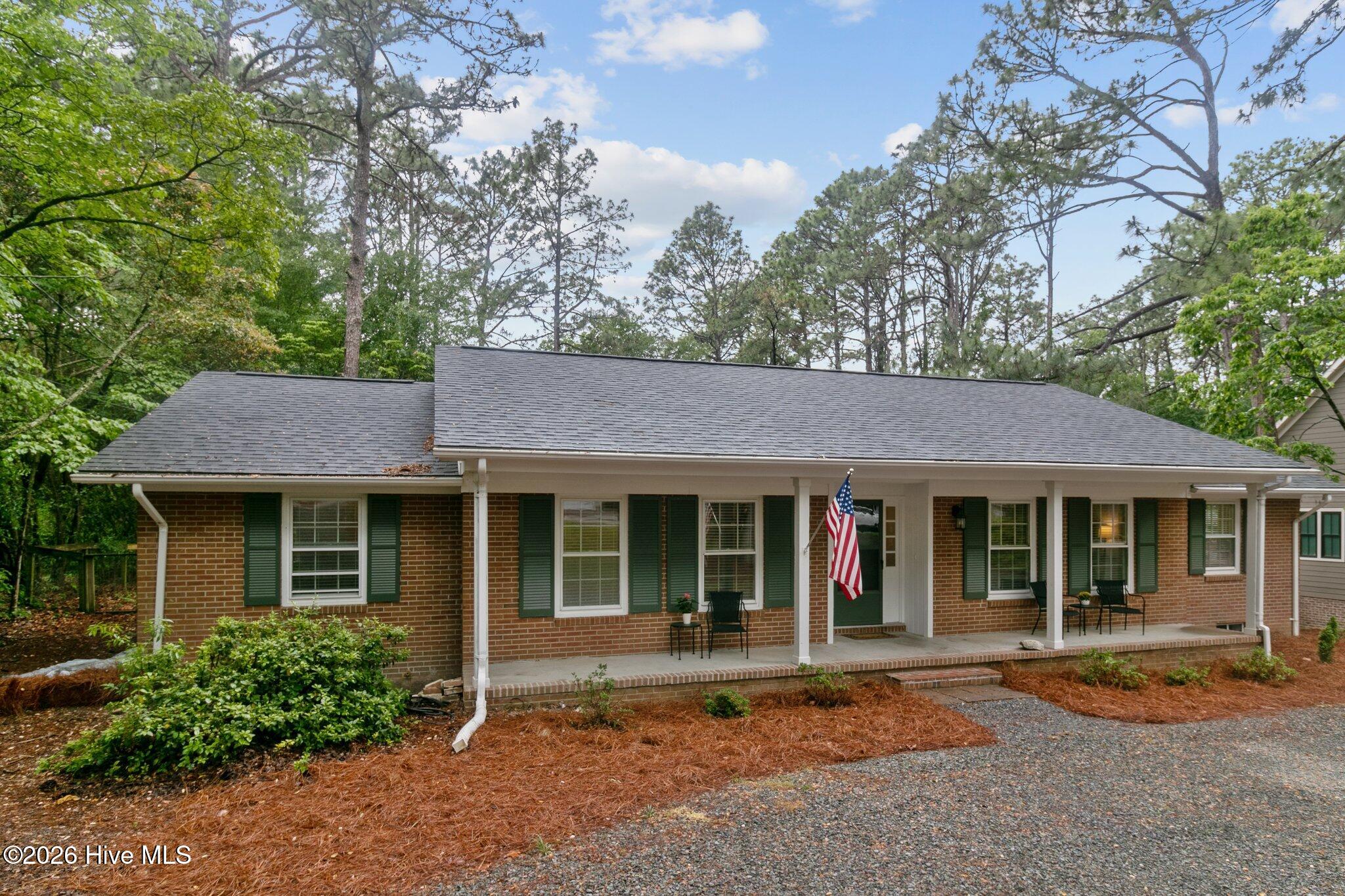 450 Crestview Road Southern Pines, NC 28387 - Photo 4 of 40 28-web-or-mls-IMG_8836