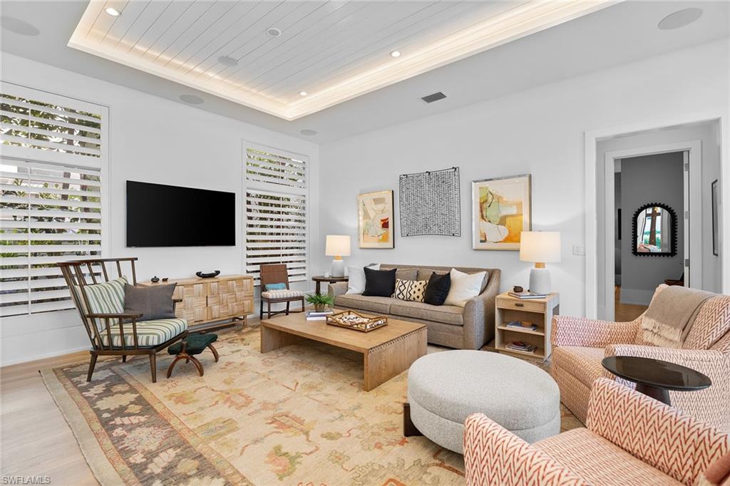 685 2nd Street South Naples, FL 34102 - Photo 11 of 50