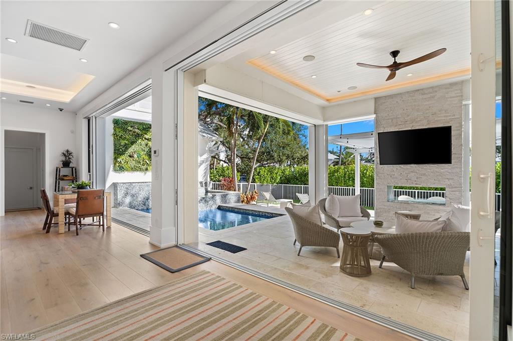 685 2nd Street South Naples, FL 34102 - Photo 13 of 50