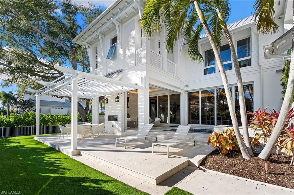 685 2nd Street South Naples, FL 34102 - Photo 37 of 50