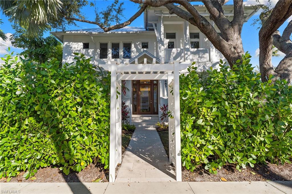 685 2nd Street South Naples, FL 34102 - Photo 42 of 50