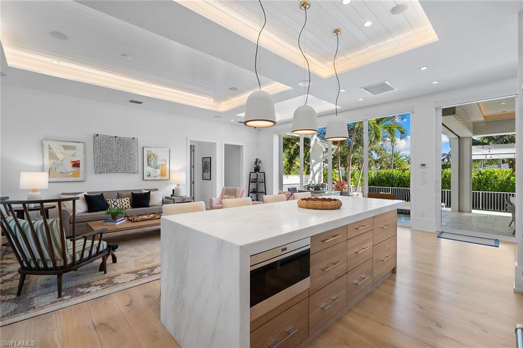 685 2nd Street South Naples, FL 34102 - Photo 8 of 50