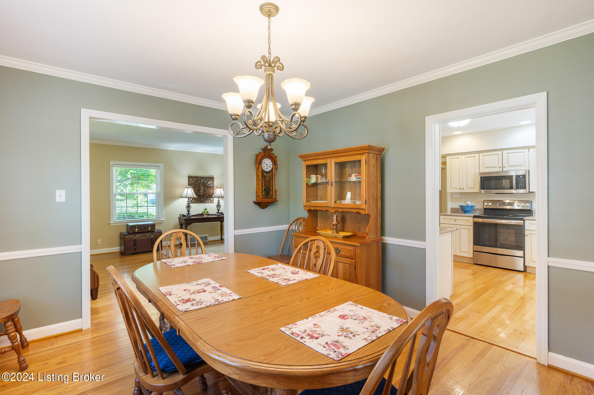 708 Indian Ridge Road Louisville, KY 40207 - Photo 14 of 53 Dinning Room