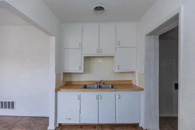 $55,000 | 1129 East Francis Avenue, Pampa, TX 79065