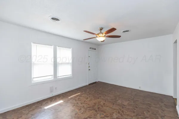 $55,000 | 1129 East Francis Avenue, Pampa, TX 79065