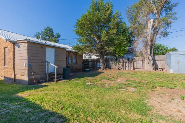 $55,000 | 1129 East Francis Avenue, Pampa, TX 79065