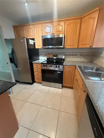 $2,100 | 5080 Southwest 64th Avenue, Unit 104, Davie, FL 33314