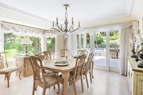 $3,395,000 | 31 Rolling Hill Court West, Sag Harbor, NY 11963