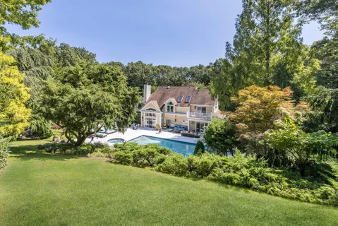 $3,395,000 | 31 Rolling Hill Court West, Sag Harbor, NY 11963