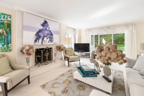 $3,395,000 | 31 Rolling Hill Court West, Sag Harbor, NY 11963