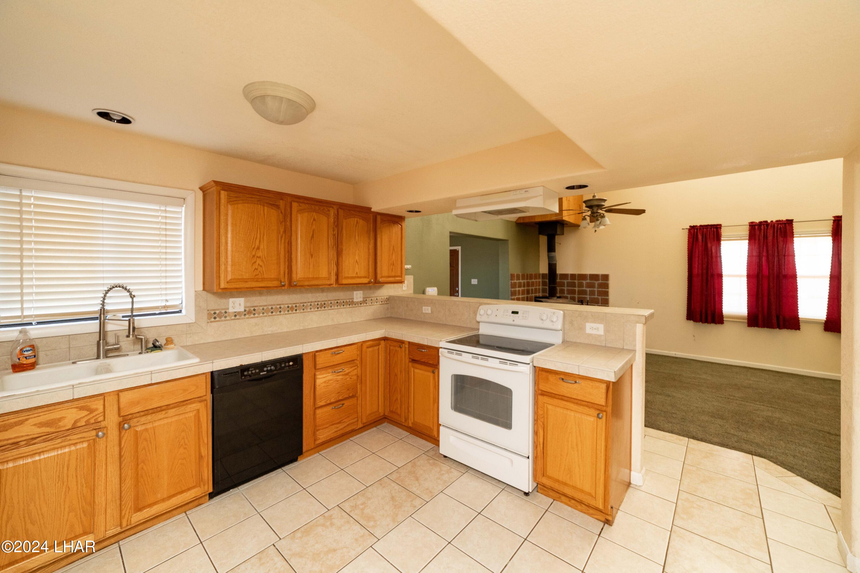 5650 North Laguna Road Golden Valley, AZ 86413 - Photo 12 of 29 5650 N Laguna Rd17