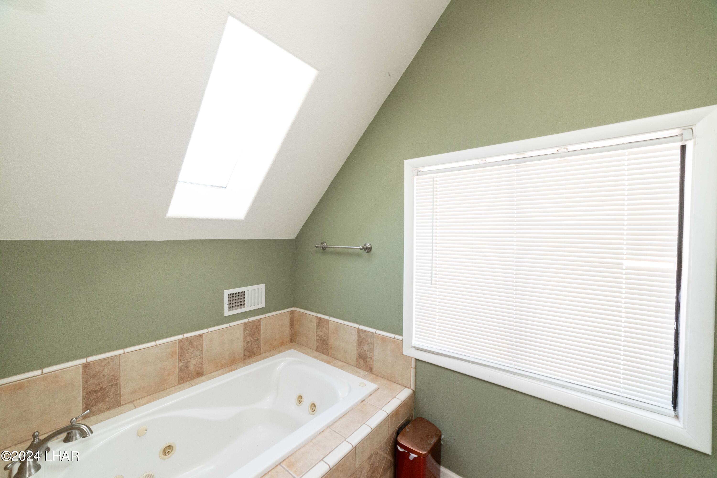 5650 North Laguna Road Golden Valley, AZ 86413 - Photo 19 of 29 5650 N Laguna Rd27