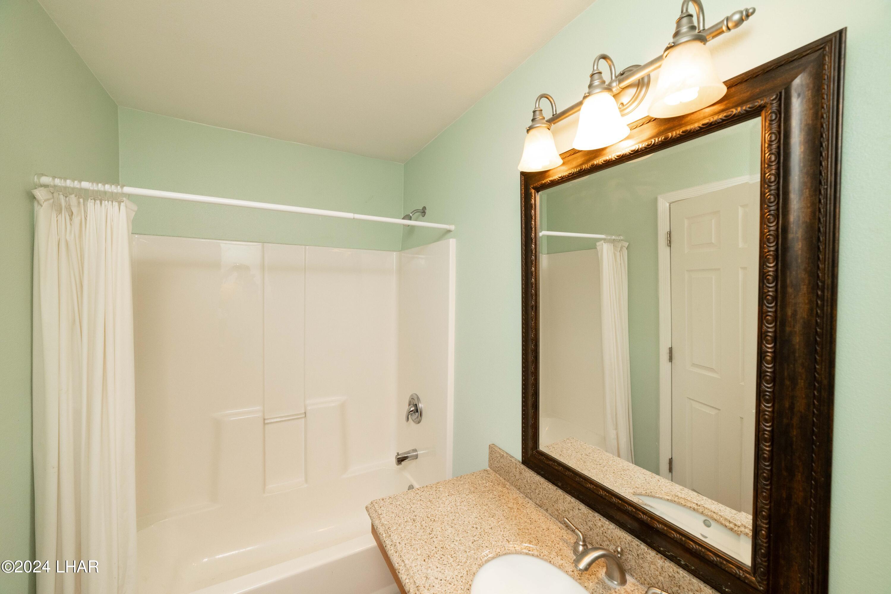 5650 North Laguna Road Golden Valley, AZ 86413 - Photo 25 of 29 5650 N Laguna Rd4
