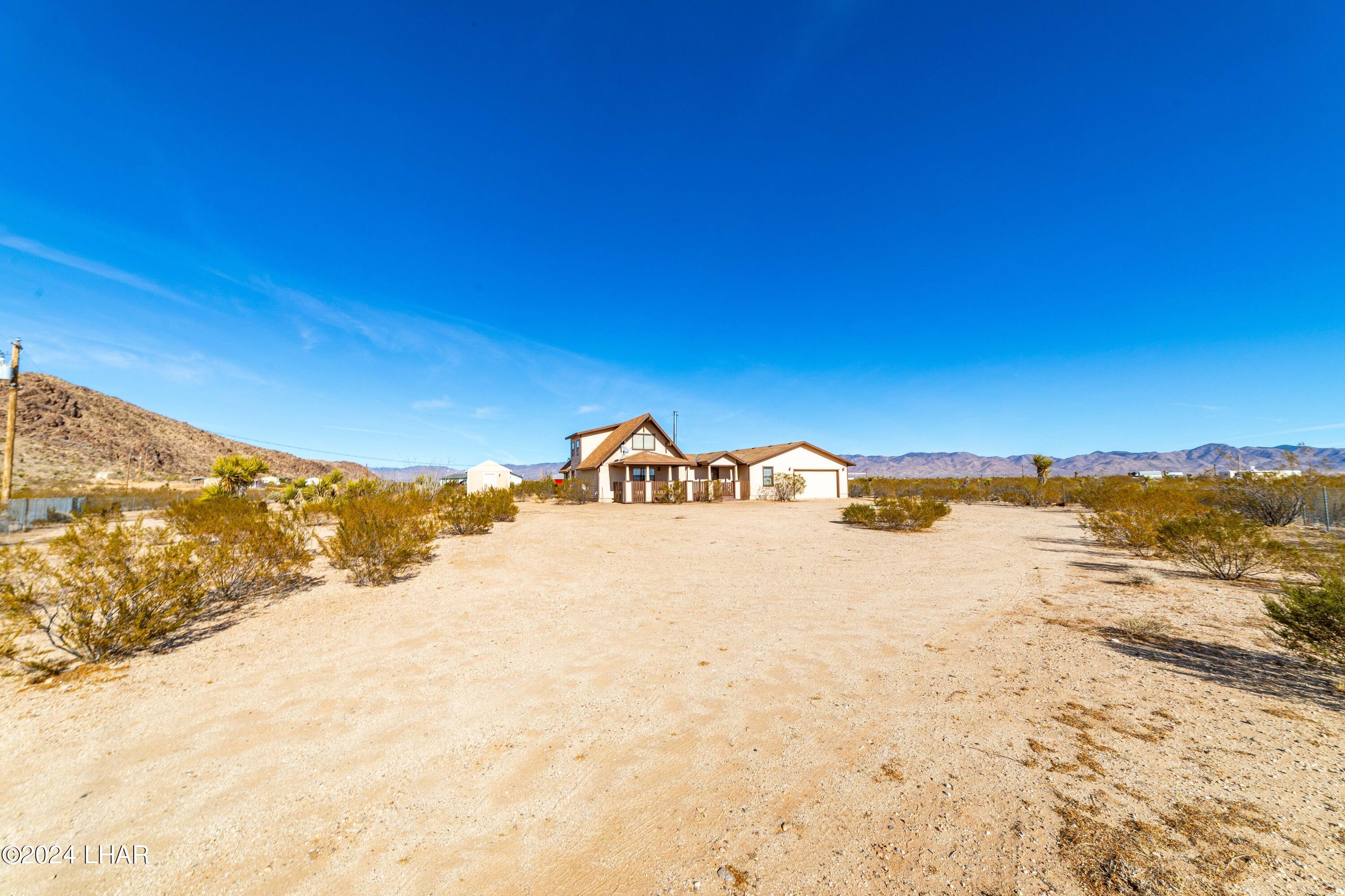 5650 North Laguna Road Golden Valley, AZ 86413 - Photo 3 of 29 5650 N Laguna Rd56