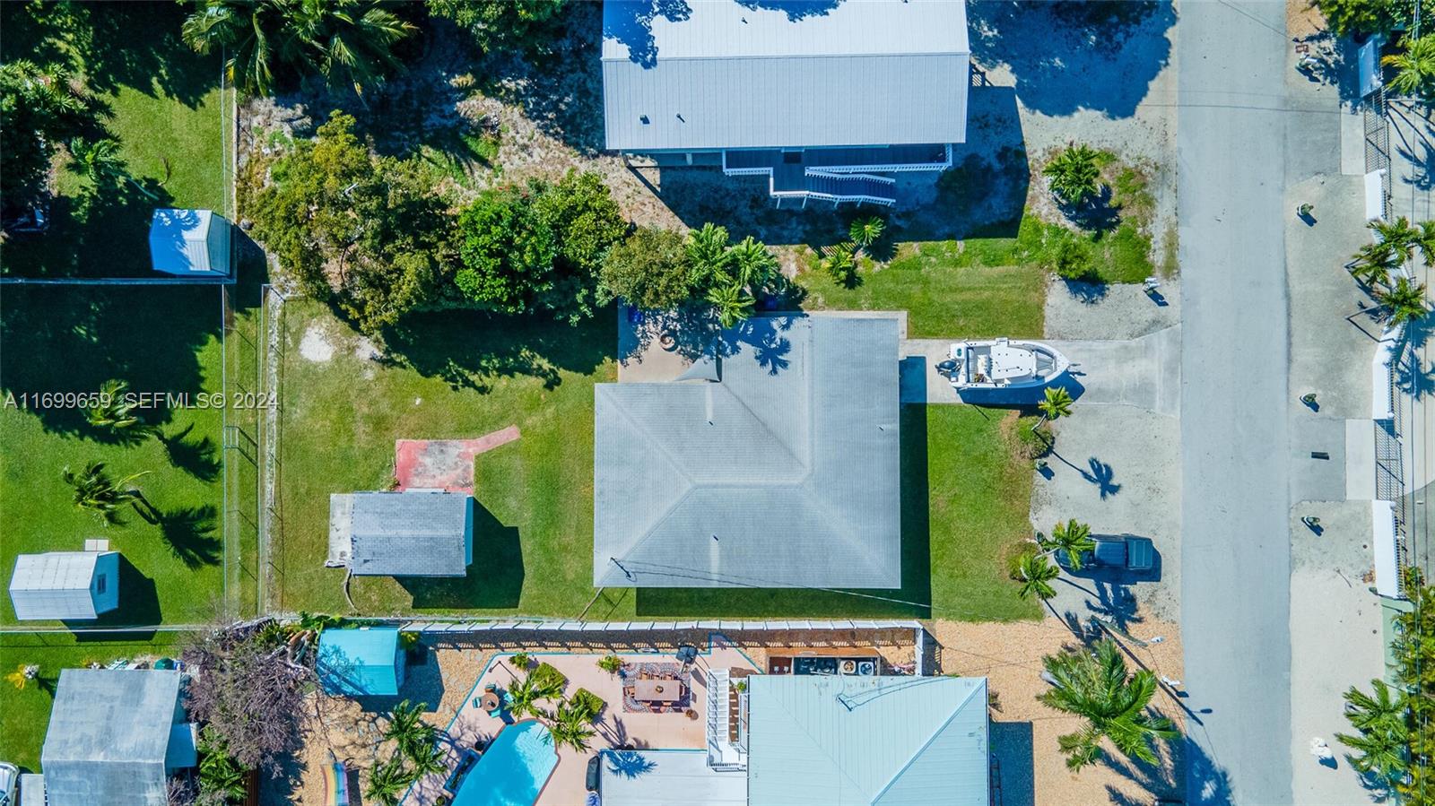 7951 Gulfstream Boulevard Marathon, FL 33050 - Photo 50 of 60 aerial view of a house