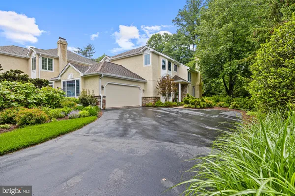 $850,000 | 124 Piqua Circle, Berwyn, PA 19312