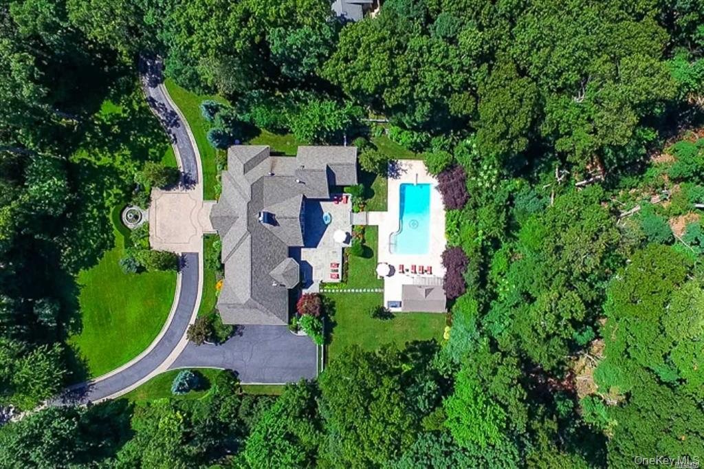 537 Split Rock Road Syosset, NY 11791 - Photo 33 of 39 Gallery Image 33