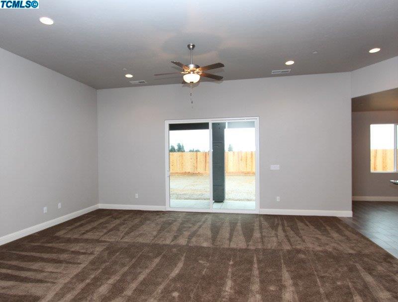 211 West Lilac Avenue Reedley, CA 93654 - Photo 1 of 8 Primary Photo