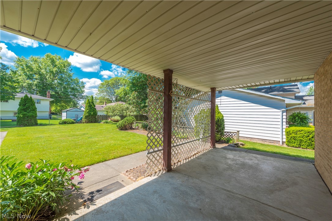 13617 Sheldon Road Cleveland, OH 44130 - Photo 29 of 36 View of patio