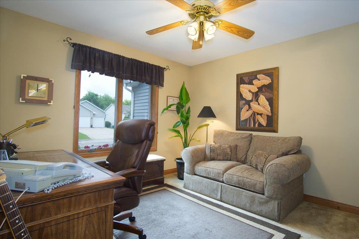 2308 Dynes Way Sun Prairie, WI 53590 - Photo 25 of 69